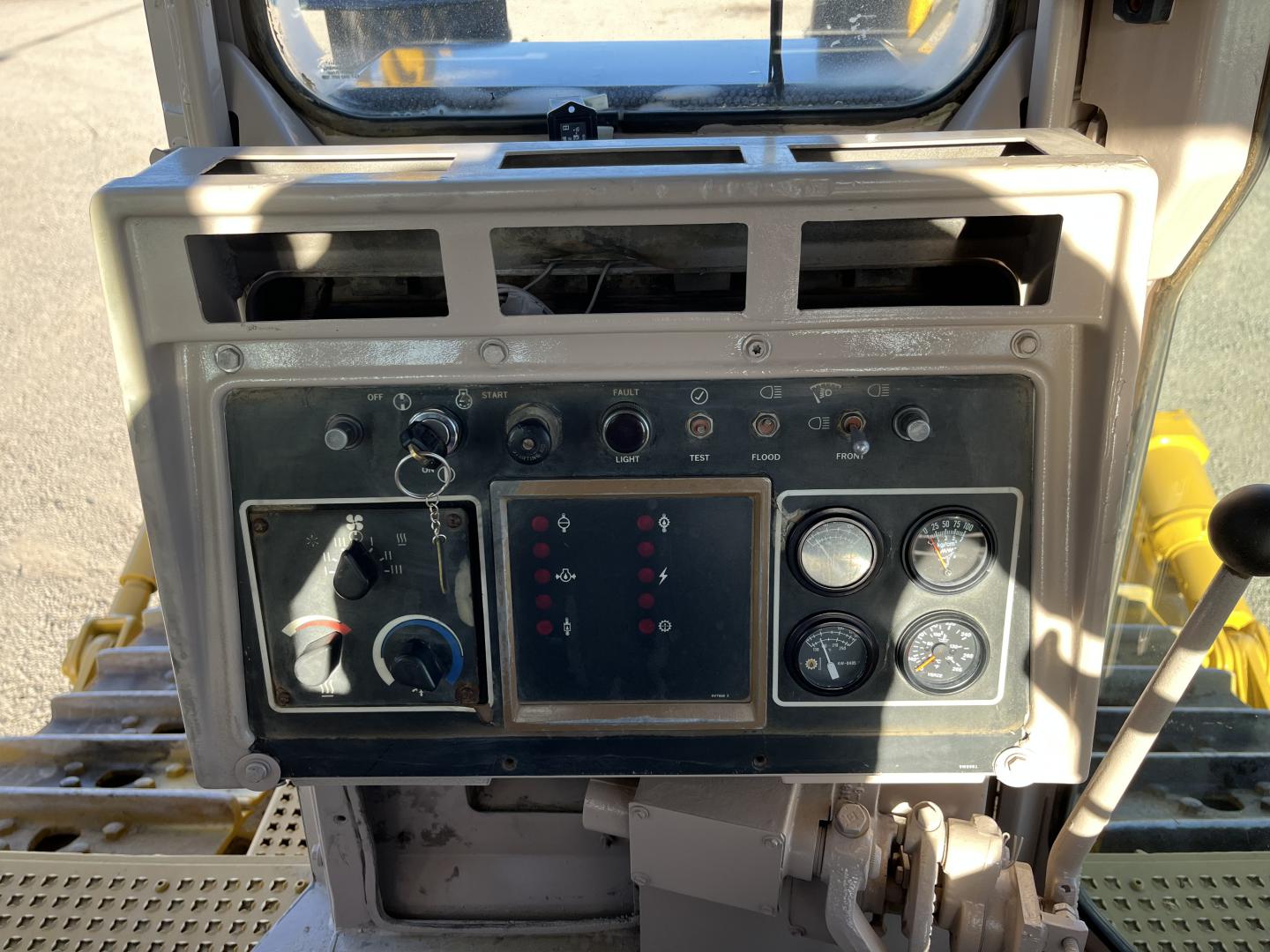 ./imagenes/INVOICE/2019/15809/TAPADOR FRONTAL CATERPILLAR D8N (41).JPG